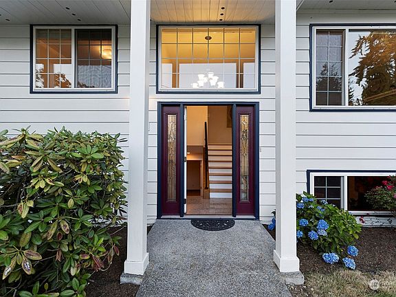 2nd image of 5020 114th Avenue NE