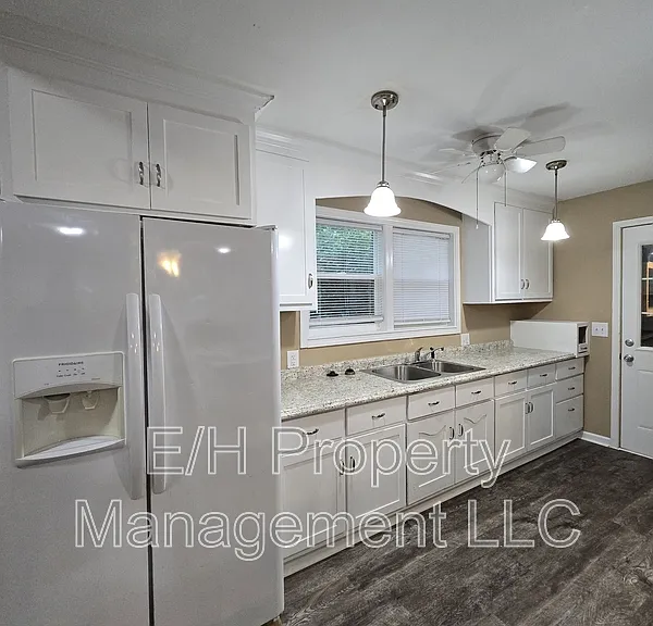 635 N Andover Rd — Photo 9