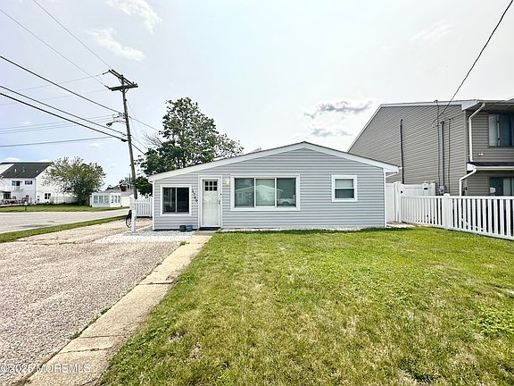2nd image of 1700 Binnacle Road