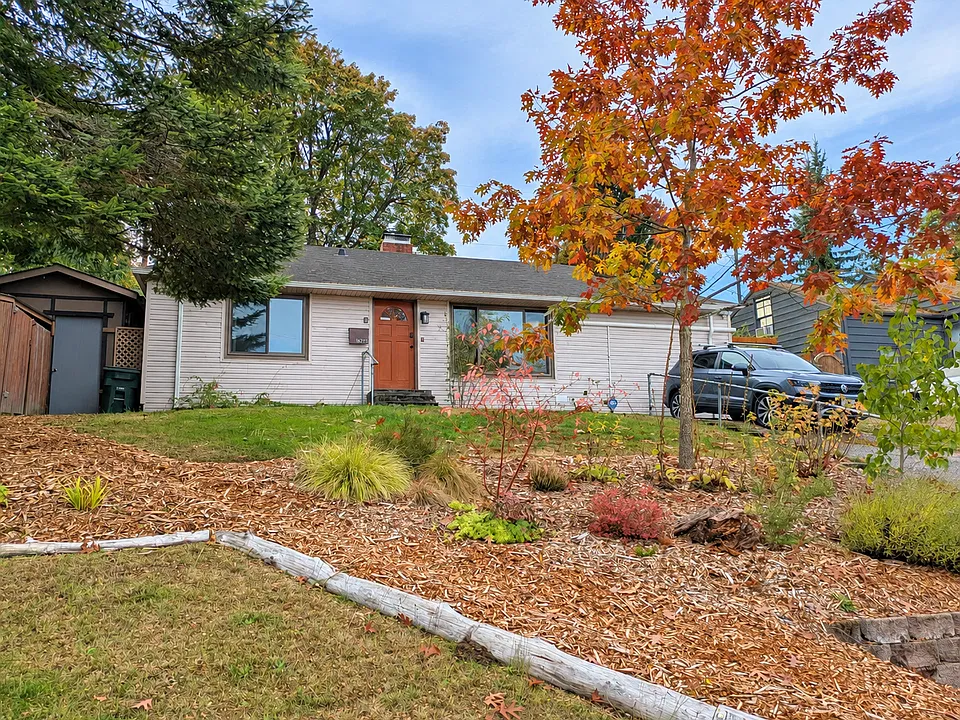 16271 10th Ave NE
