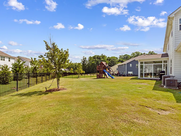 14321 Sunnyhill Grove Rd — Photo 47