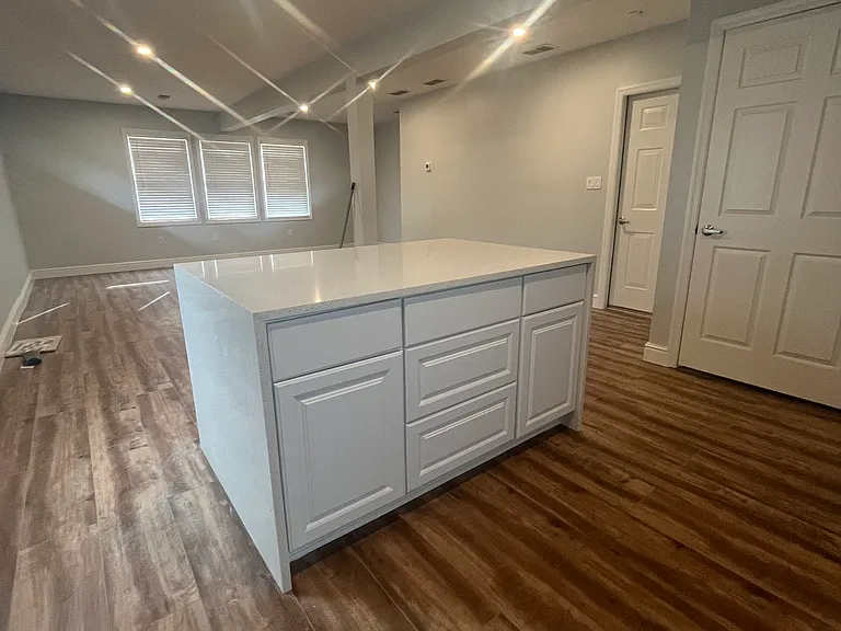541 E Main St #2 — Photo 2