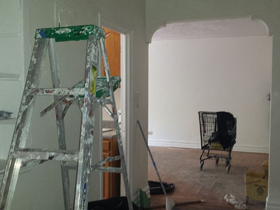 5th image of 131 E 21st St APT 1C