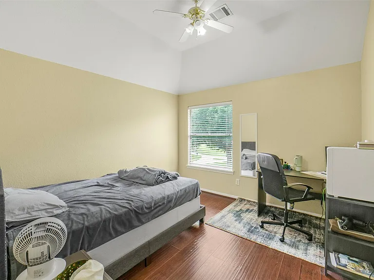 22554 Bristolwood Ct — Photo 39