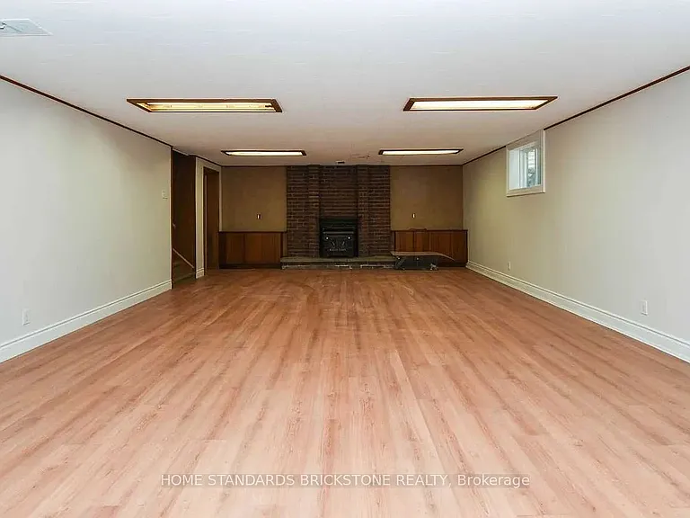90 Centre Ave — Photo 27