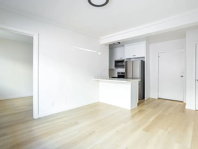 1811 Tamarind Ave — Photo 43