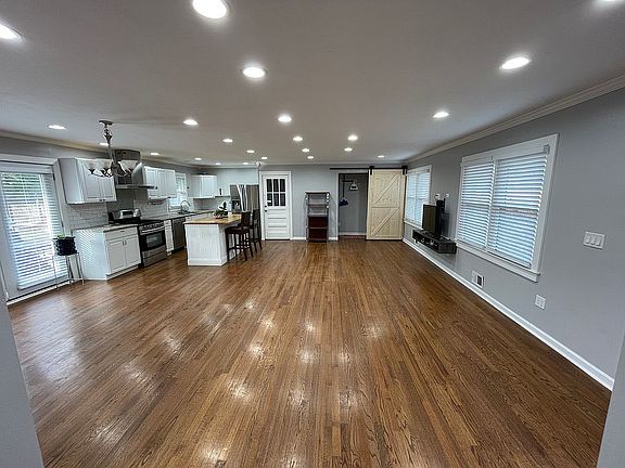 2nd image of 74 Brookhaven Dr