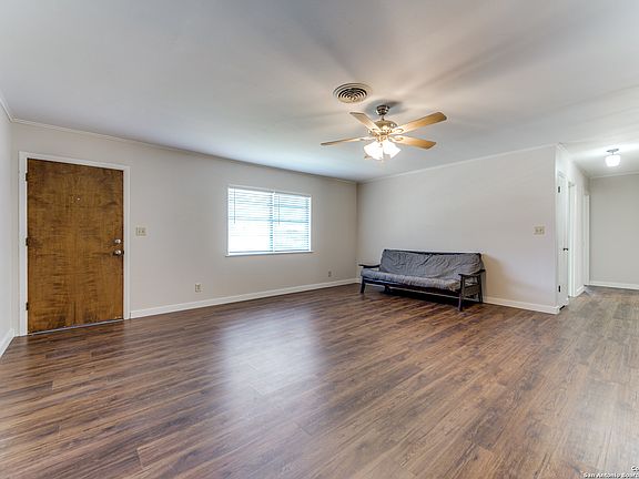 4th image of 209 Forest Trail Dr
