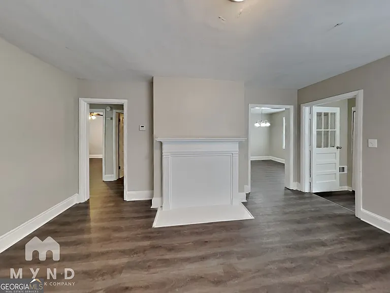 1284 Westmont Rd SW — Photo 3