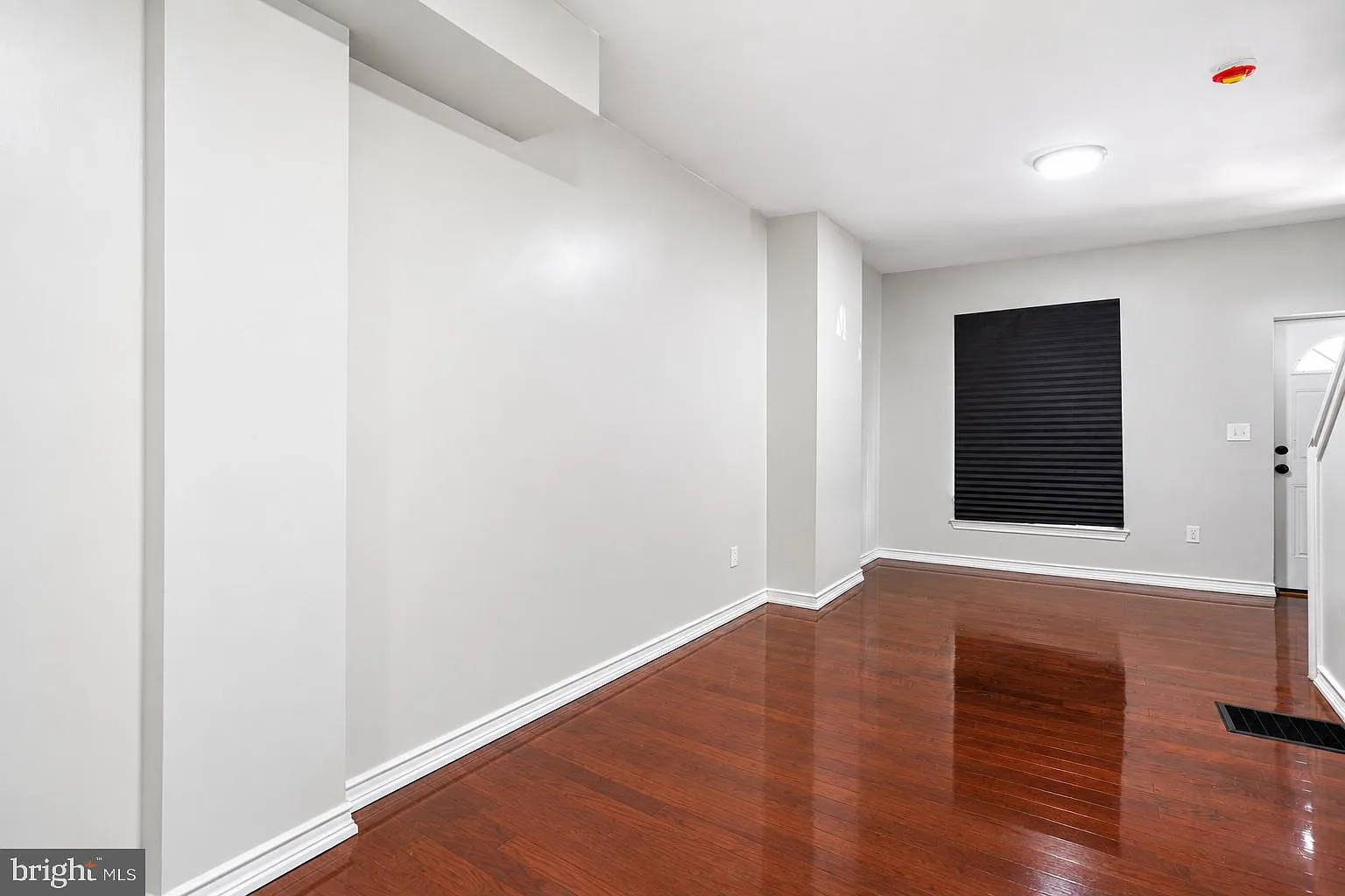 2 bed, 1.5 bath, 1048 sqft, $1,750 — Photo 4
