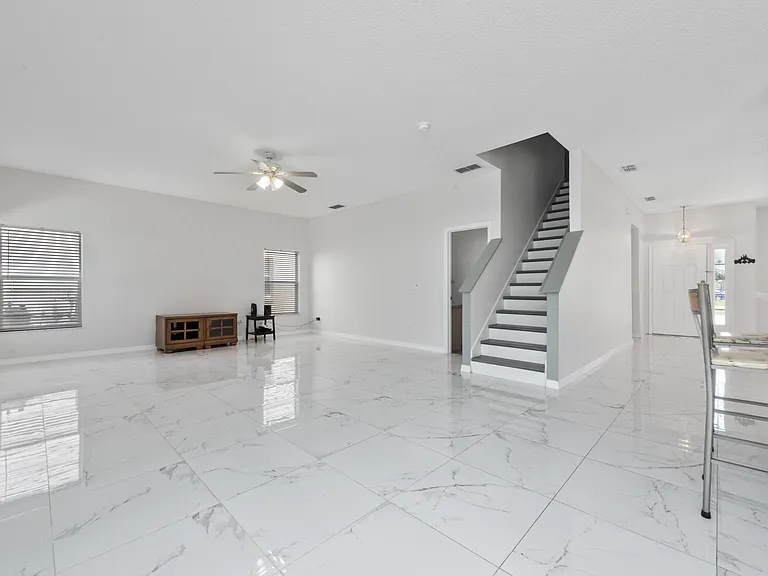 746 Lockbreeze Dr — Photo 6