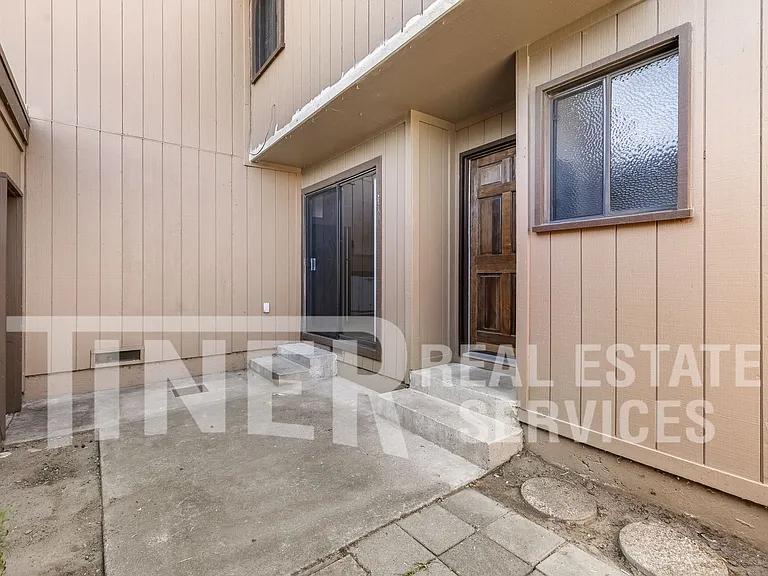 8708 Bluff Ln — Photo 36