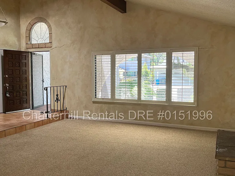 6598 Bridgewood Dr — Photo 3