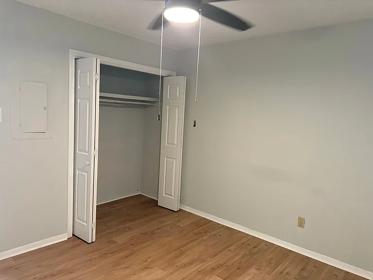 284 Bloomfield St — Photo 10