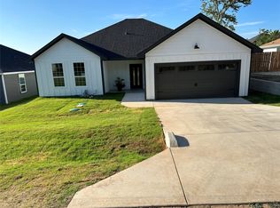 2217 Navasota St, Granbury, TX 76048
