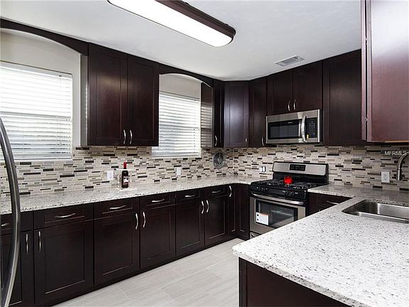 5th image of 2201 Jobbins Dr