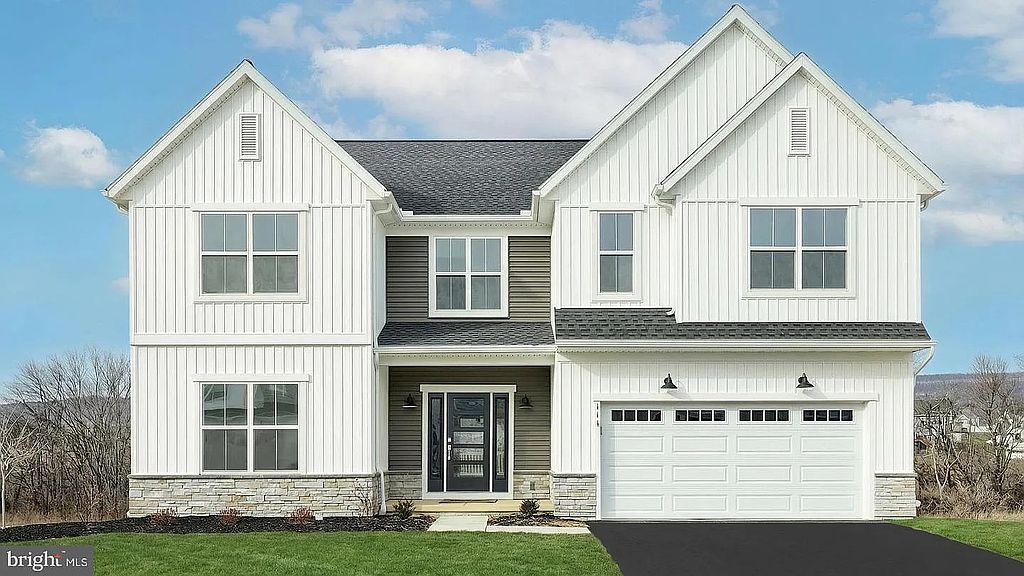 111 Blue Mountain Blvd - Property Image