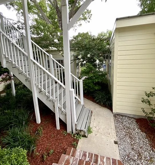 7625 Freret St — Photo 36