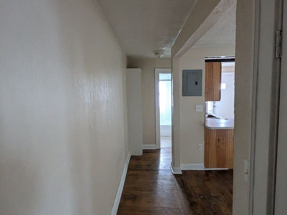 1st image of 1978 Marloes Ave #26