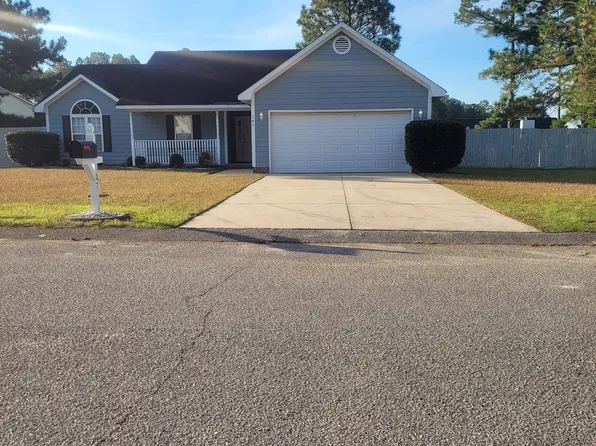 107 Stockade Ct, Raeford, NC 28376