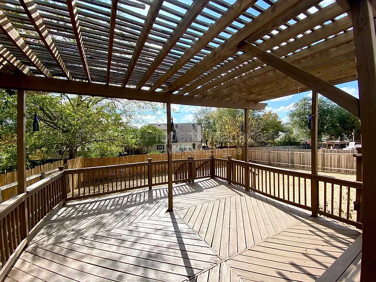 2510 Village Pkwy — Photo 9