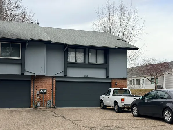 3000 Devonshire Dr, Woodbury, MN 55125