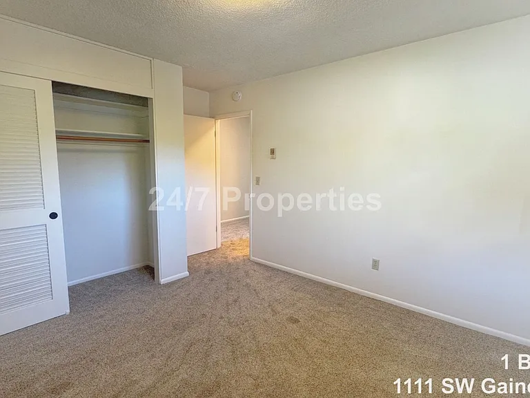 1111 SW Gaines St #6 — Photo 7