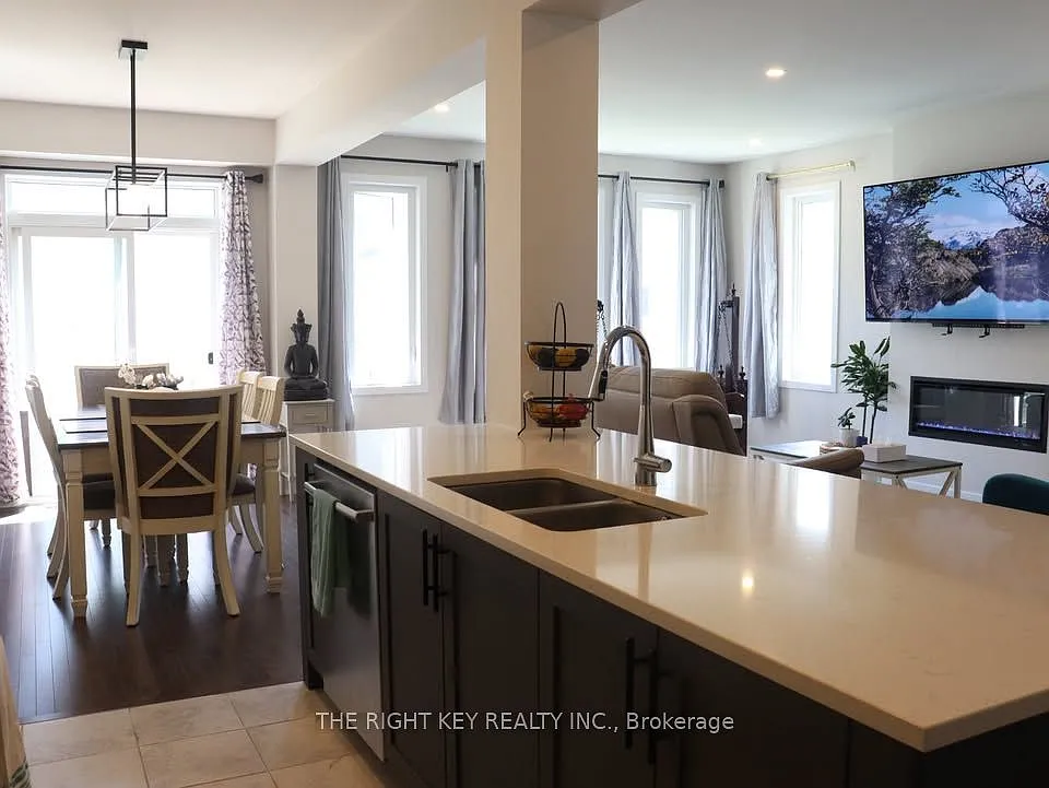 3 bed, $2,900 — Photo 4