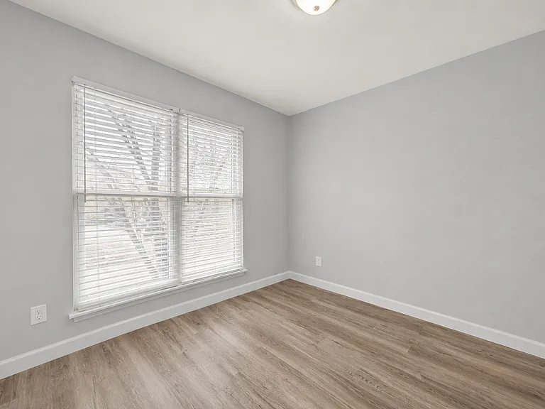 7122 Woods Crossing Dr — Photo 11