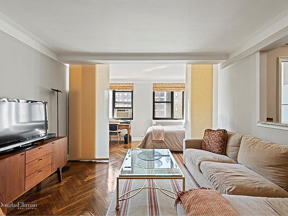 3rd image of 19 E 80th St APT 10C