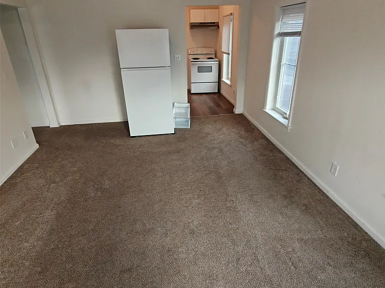 145 Floral Ave #4 — Photo 6