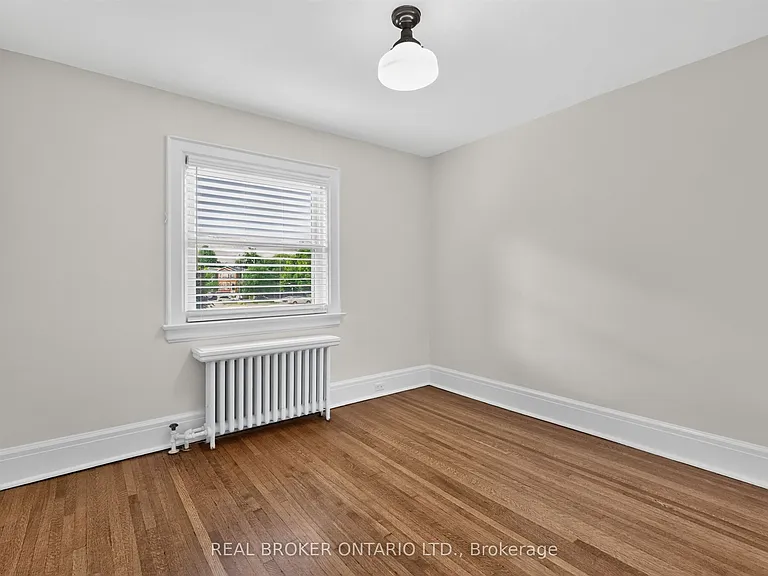 14 Mortimer Ave — Photo 23