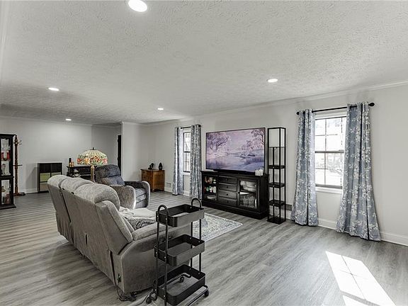 5th image of 5222 Raintree Trl