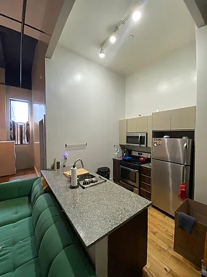 Rented by City Vista Inc | media 34