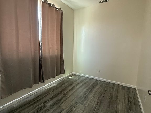 5th image of 3570 44th St