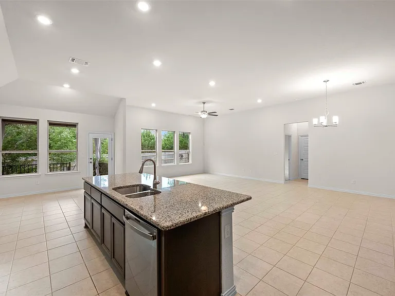 182 Palmillas Dr — Photo 11