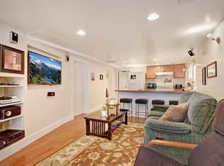 1906 N 50th St #C, Seattle, WA 98103