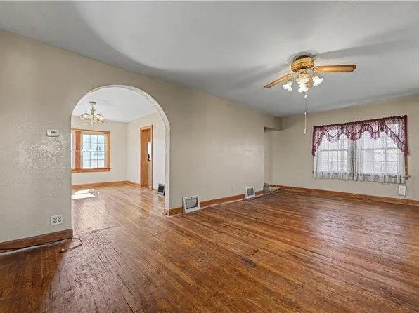 4925 Metropolitan Ave, Kansas City, KS 66106