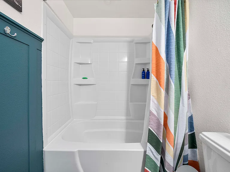 7409 Mazama St SW — Photo 5