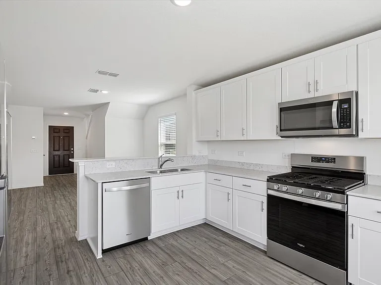 14020 Earlham St — Photo 9