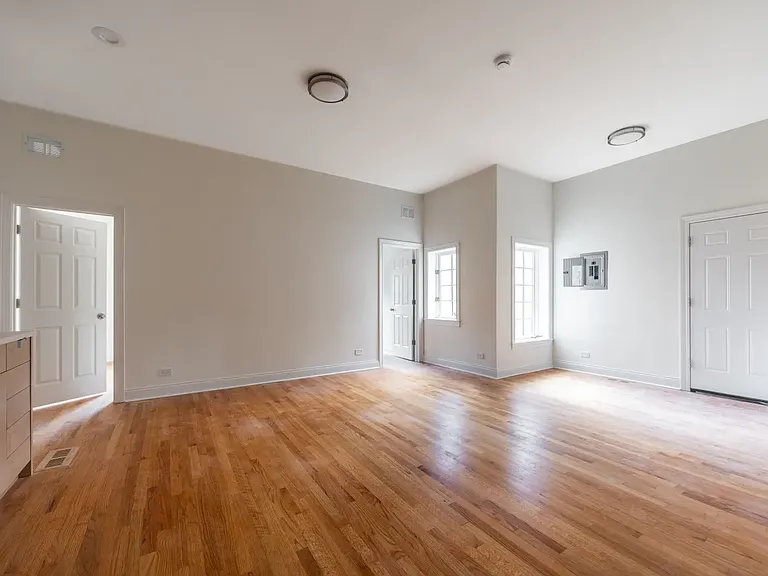 3107 N Harding Ave #1 — Photo 3