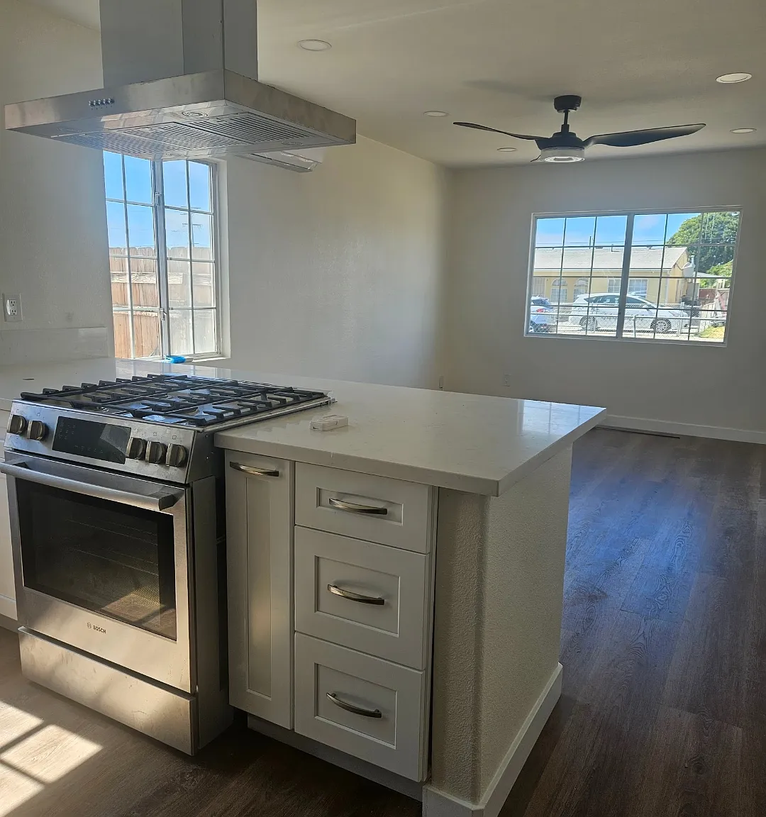 1 bed, $2,350 — Photo 3
