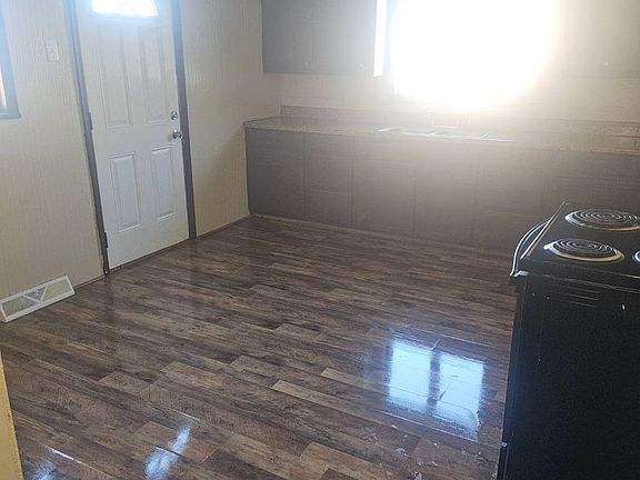 2nd image of 303 Phillips St