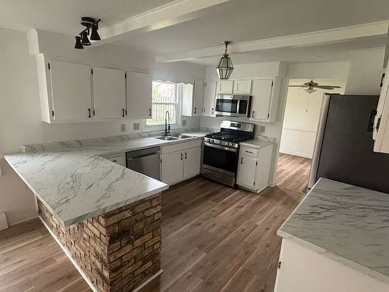 4317 Tamarack Dr — Photo 6