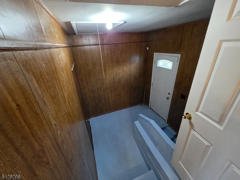 236 Merchants Ave — Photo 8