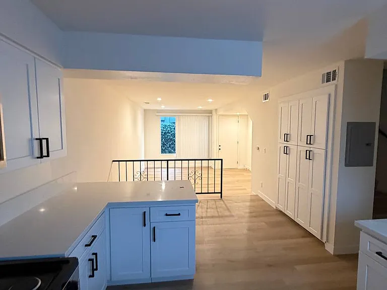 14328 Addison St #5 — Photo 10