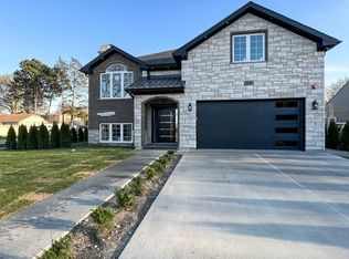 889 North Ave, Des Plaines, IL 60016