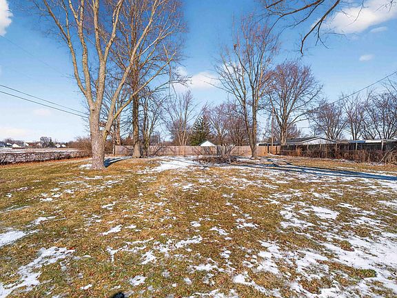 4th image of 7017 Saint Joe Center Rd