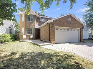 1661 Kindersley Ave, Ottawa, ON K1C4V4