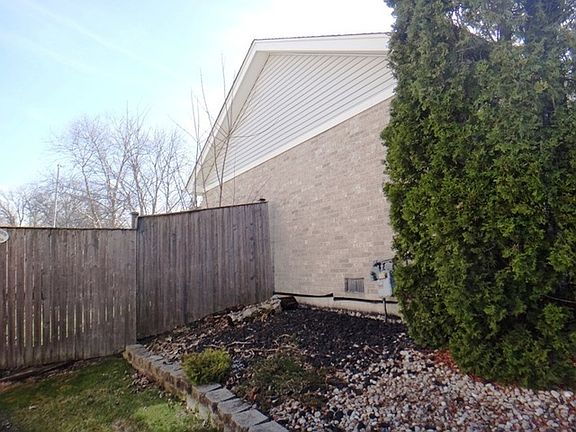 2nd image of 6943 Charnswood Dr